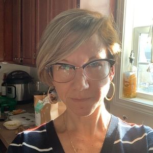 Meet your Posher, Tia